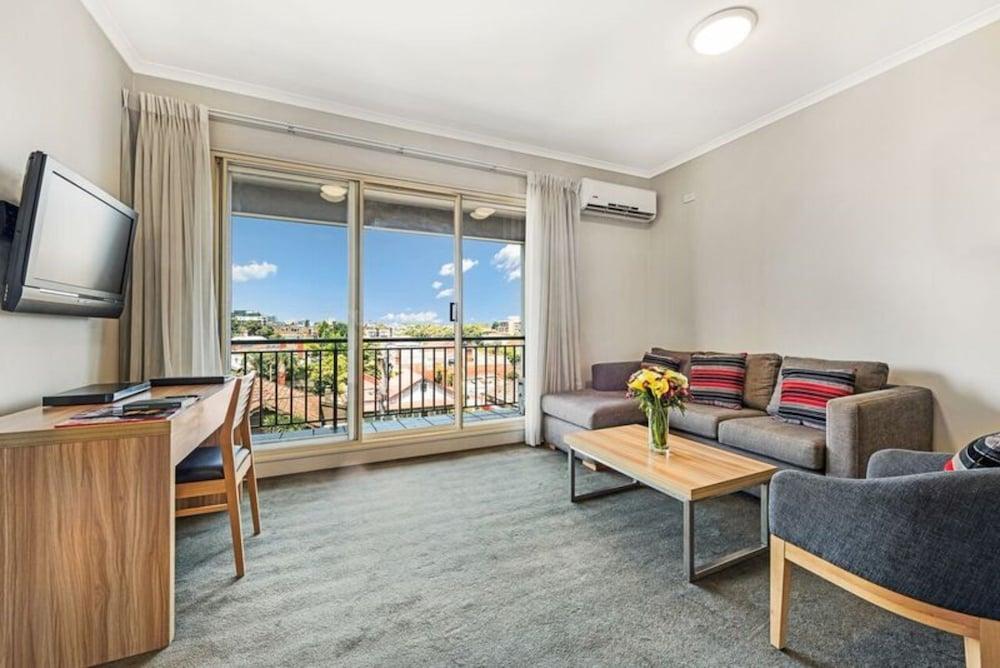 Punt Road Apartment Hotel Мелбърн Екстериор снимка
