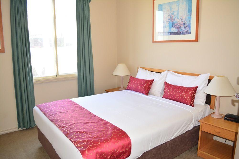 Punt Road Apartment Hotel Мелбърн Екстериор снимка