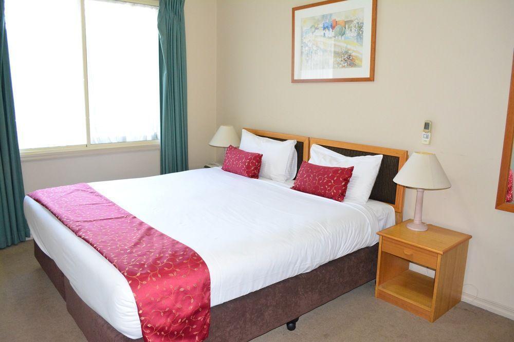 Punt Road Apartment Hotel Мелбърн Екстериор снимка
