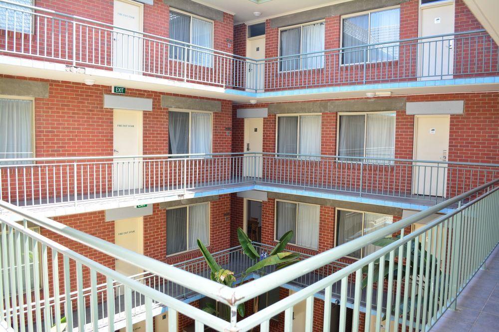 Punt Road Apartment Hotel Мелбърн Екстериор снимка