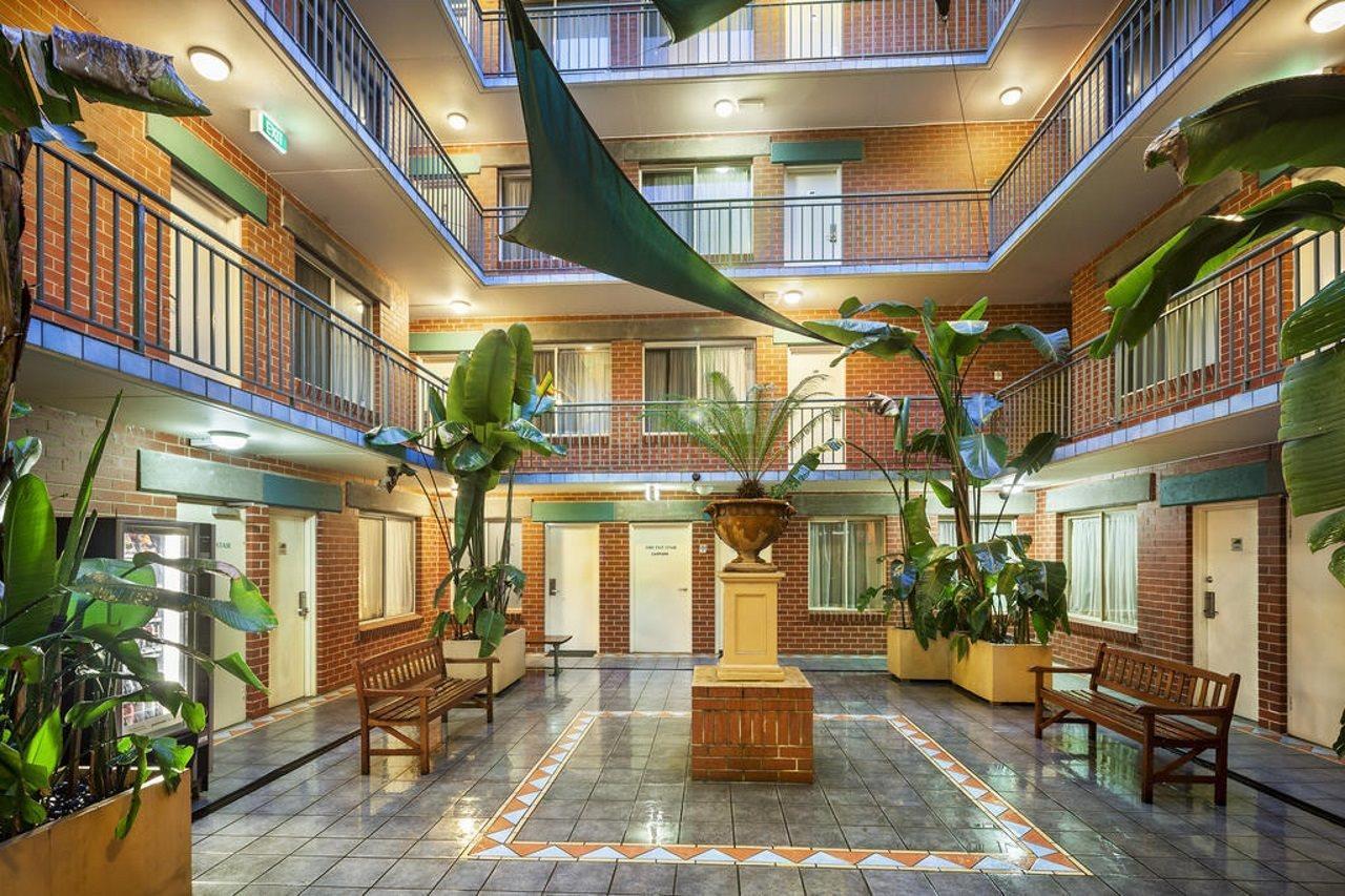 Punt Road Apartment Hotel Мелбърн Екстериор снимка