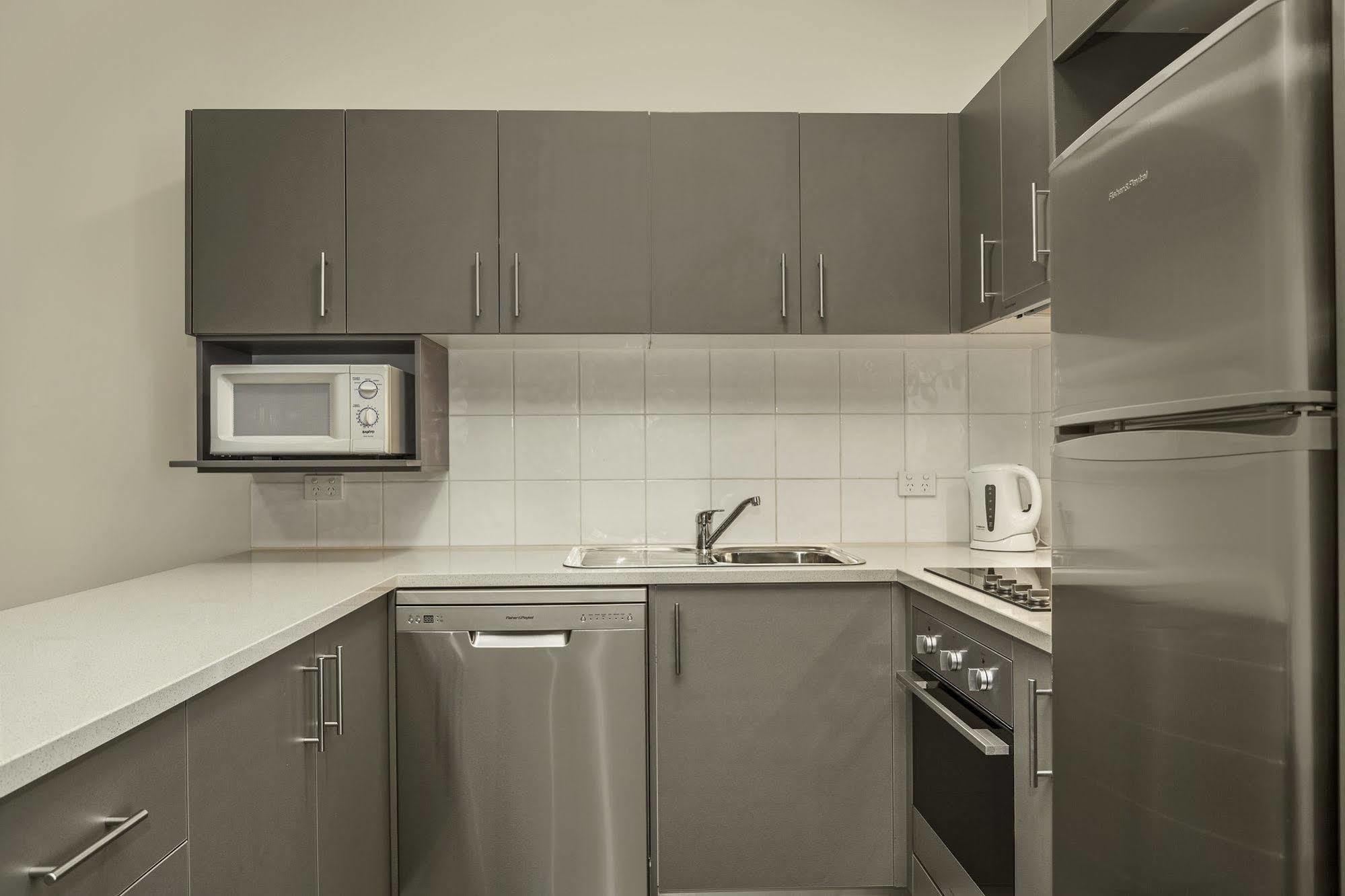 Punt Road Apartment Hotel Мелбърн Екстериор снимка