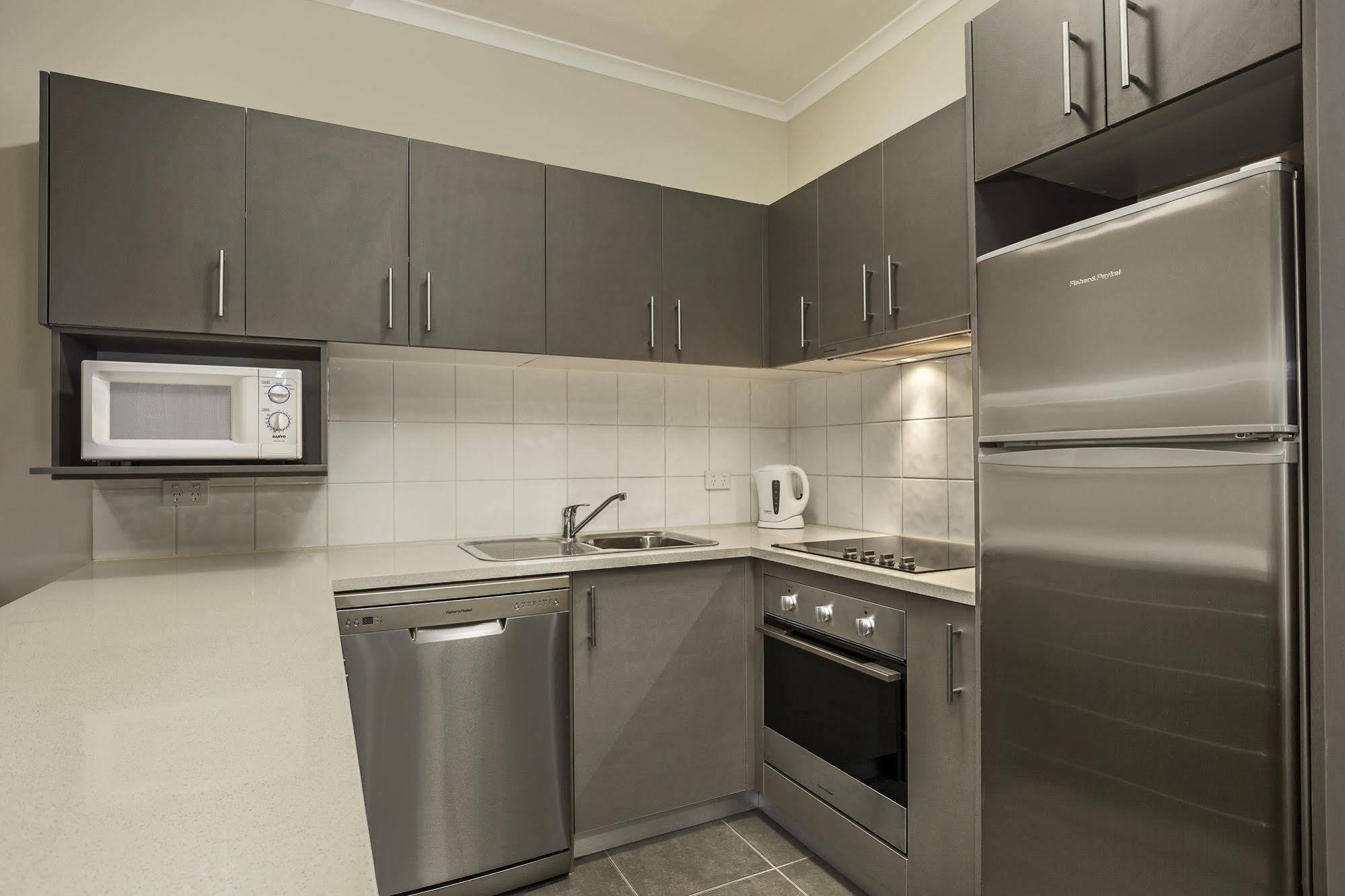 Punt Road Apartment Hotel Мелбърн Екстериор снимка